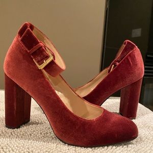 Nine West Louizao Velvet Heel, size 8